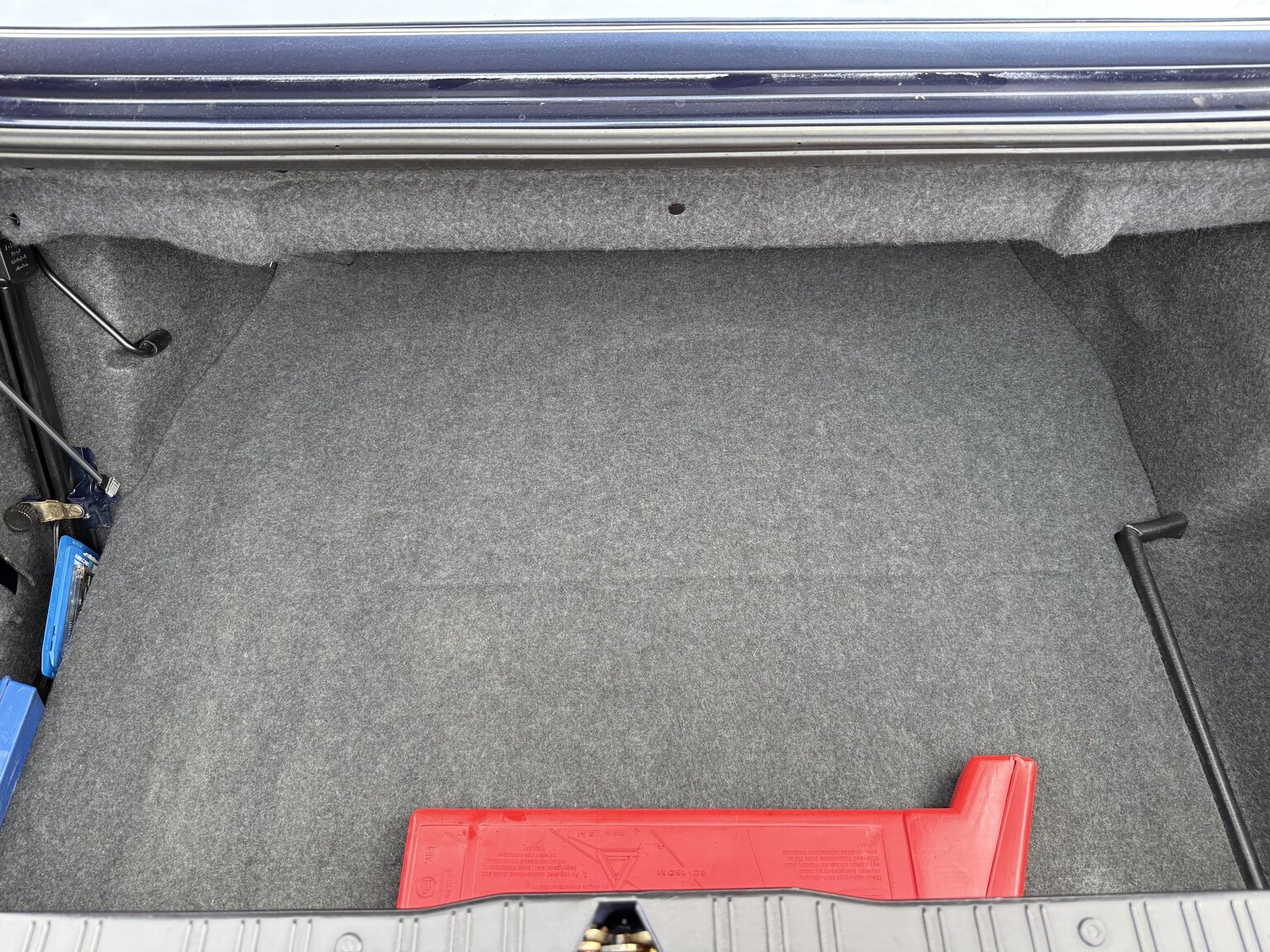 Interior image of 1987 BMW 325i Convertible