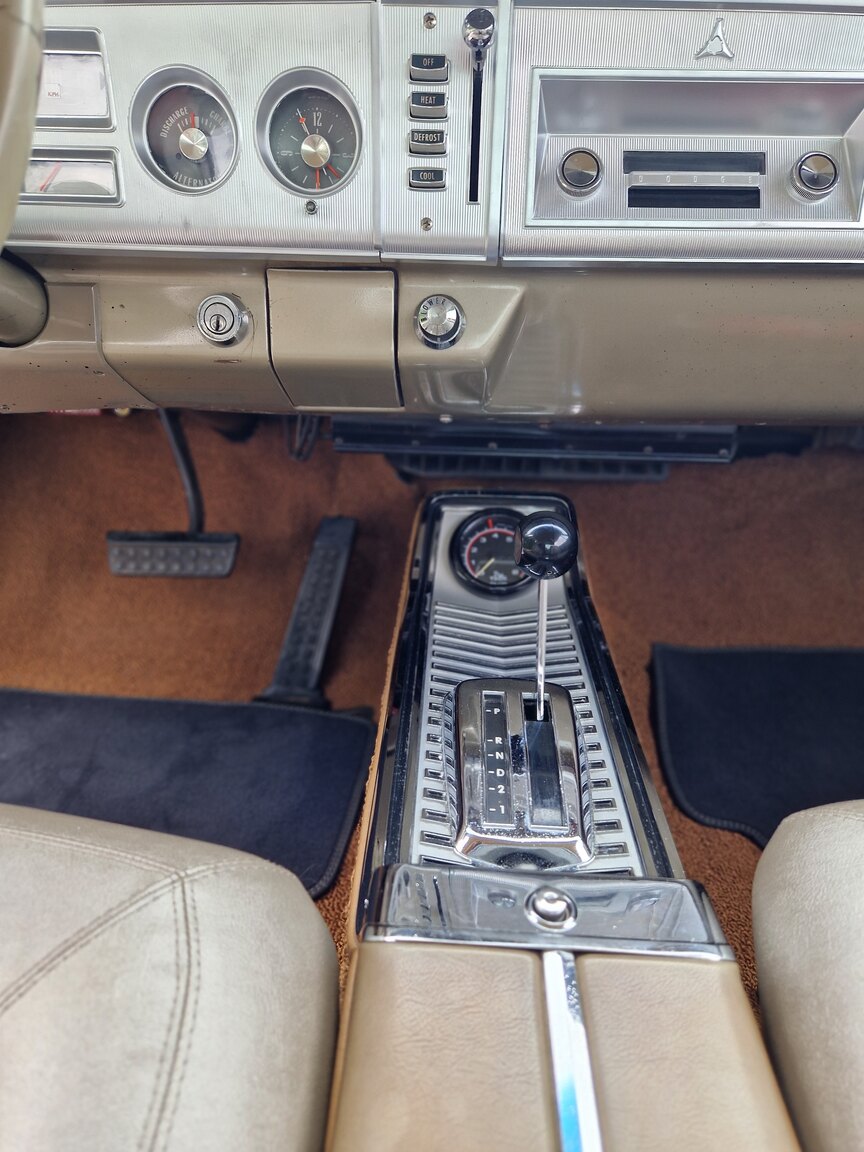 Innenraumfoto von 1964 Dodge Polara 500