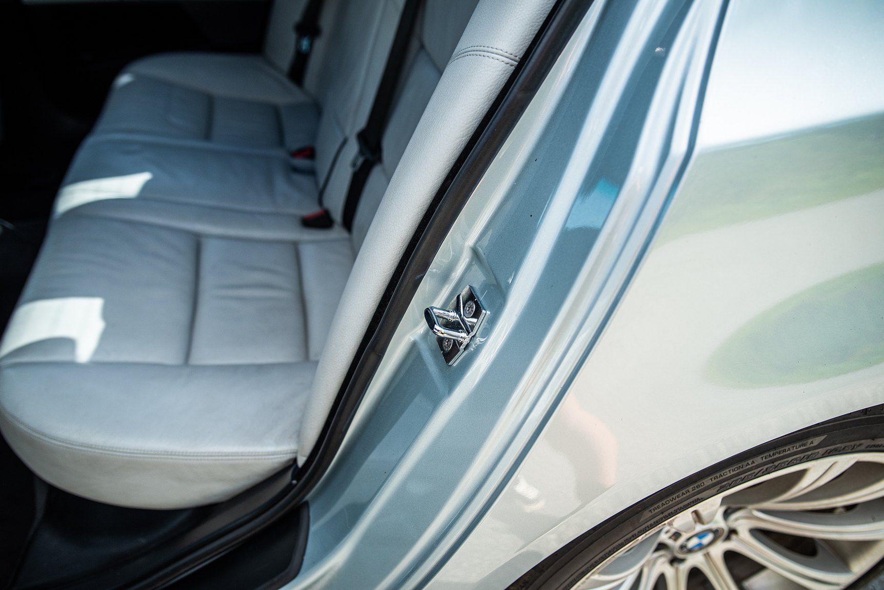 Interior image of 2006 BMW E60 M5
