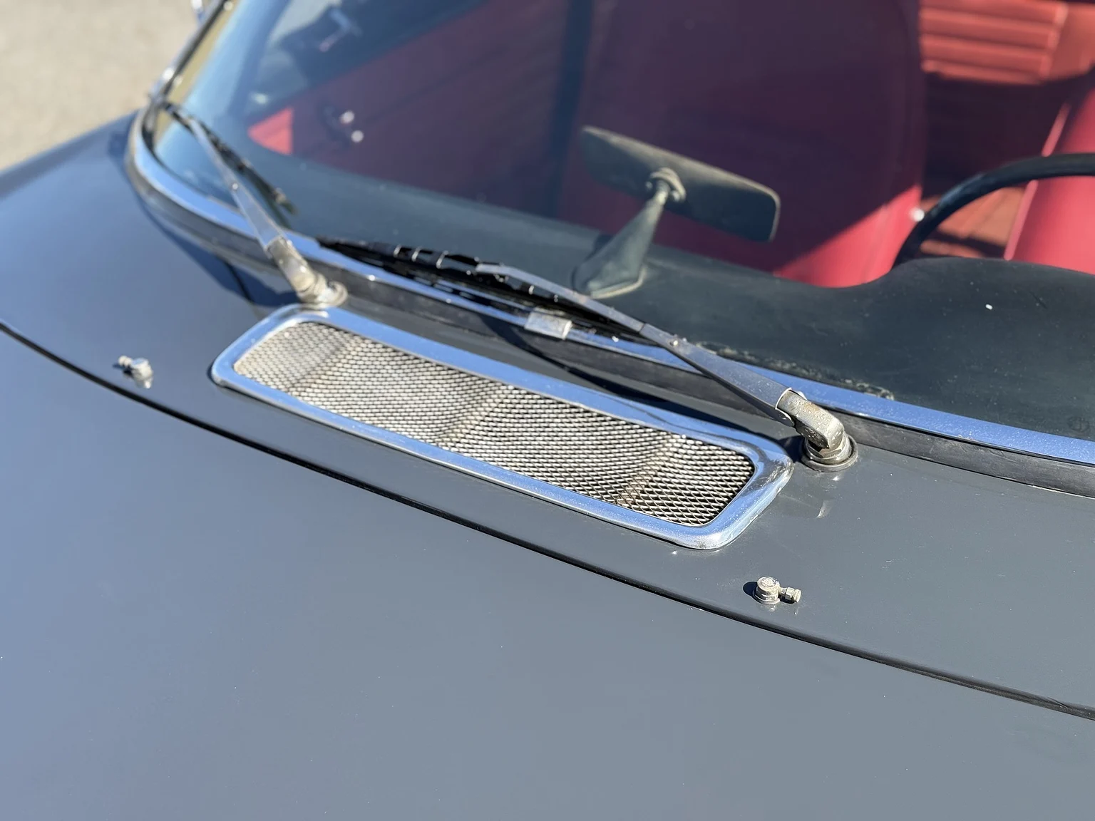 Exterior image of 1966 Volvo P 1800S (29)