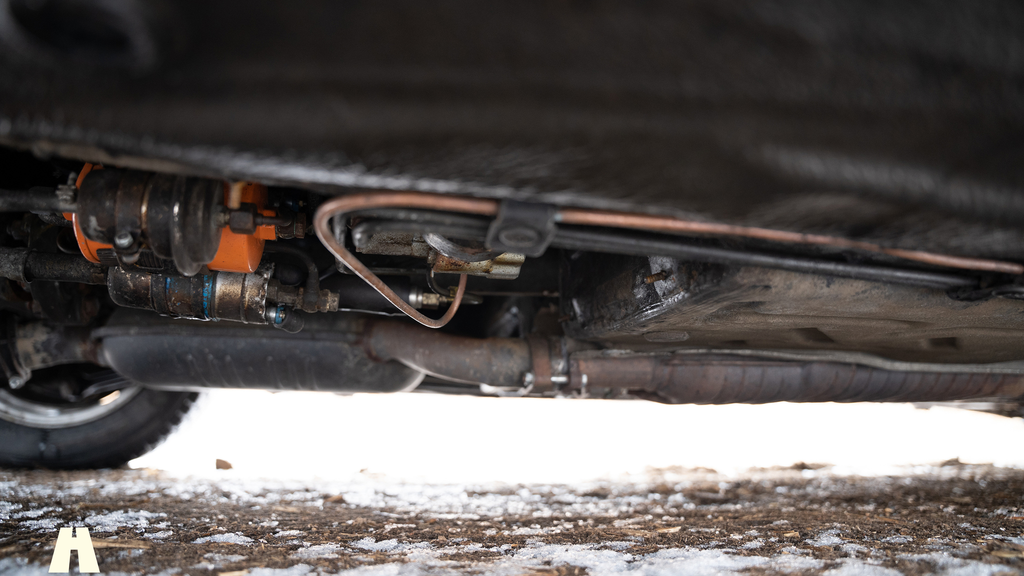 Image of 1990 Mercedes 300 CE-24 mechanics