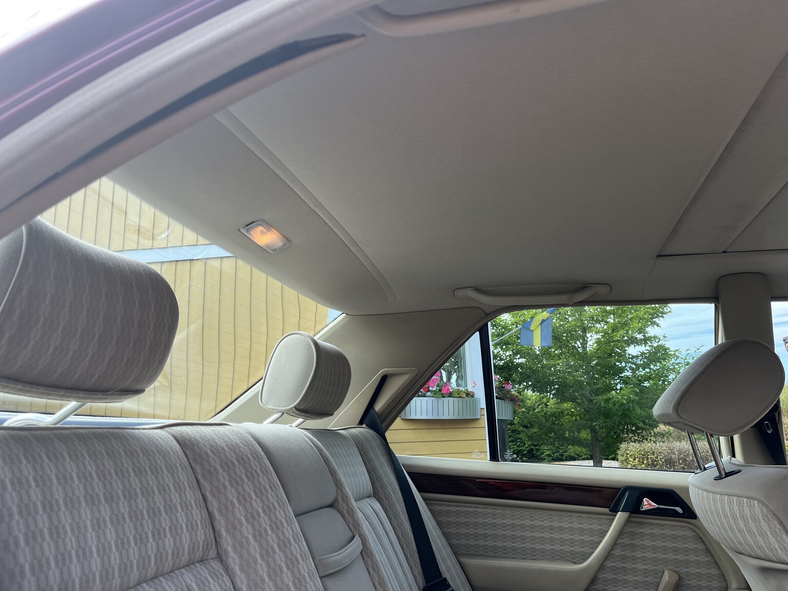 Interiörbild 1990 Mercedes-Benz 230 E