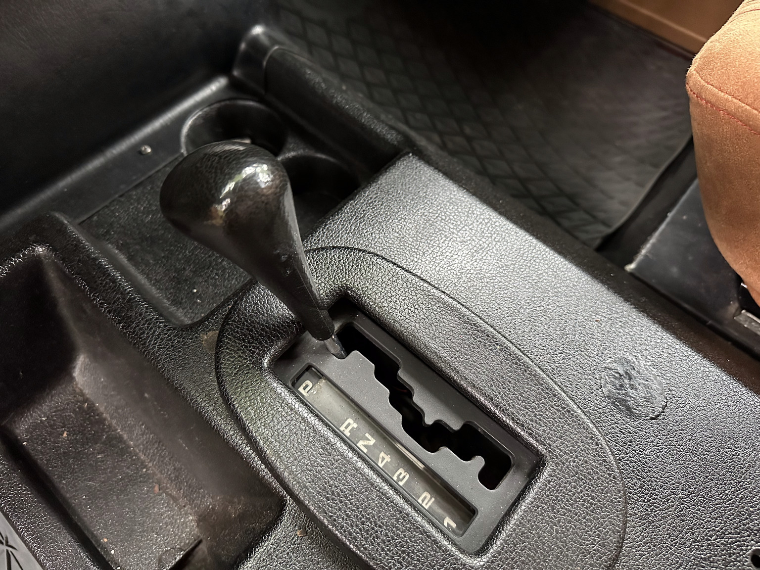 Interiörbild 1986 Mercedes 280 GE (50)