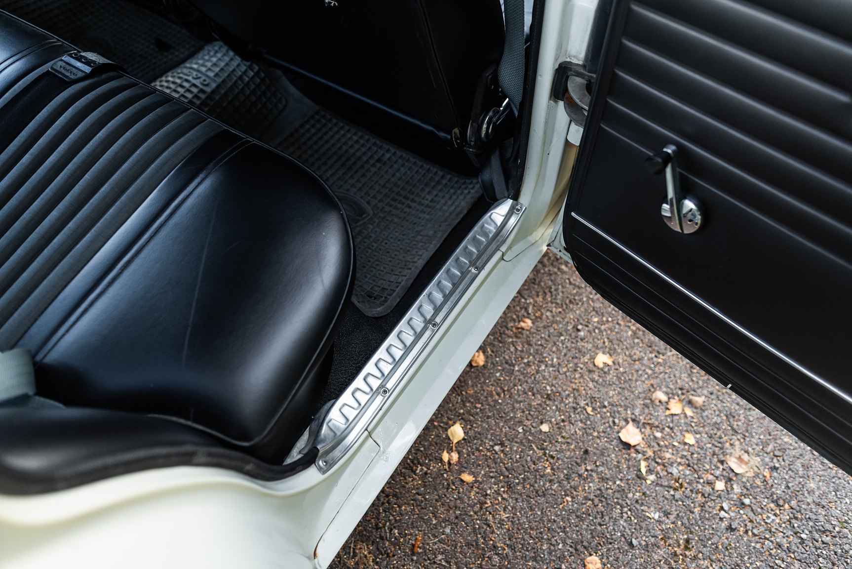 Interior image of 1967 Volvo 144 1.8 