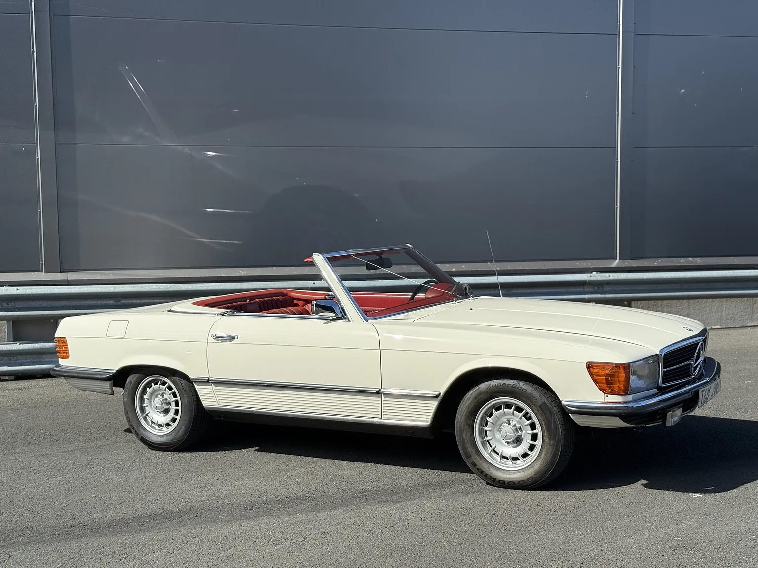 Aussenfoto 1973 Mercedes Benz 350 SL  (7)