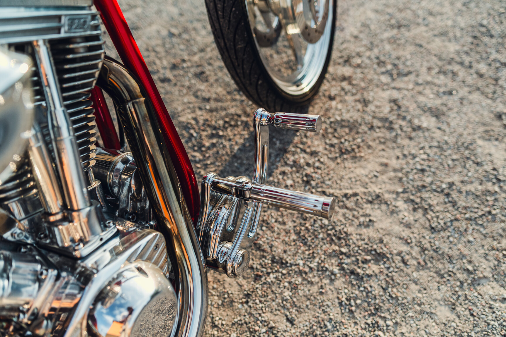 Aussenfoto 2001 Unique Custom Cycles Red Inferno