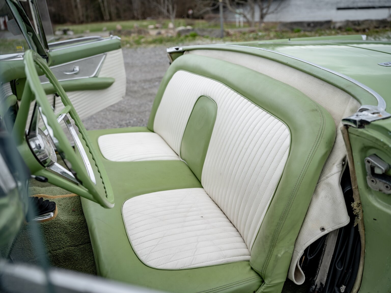 Interior image of 1956 Ford Thunderbird (26)