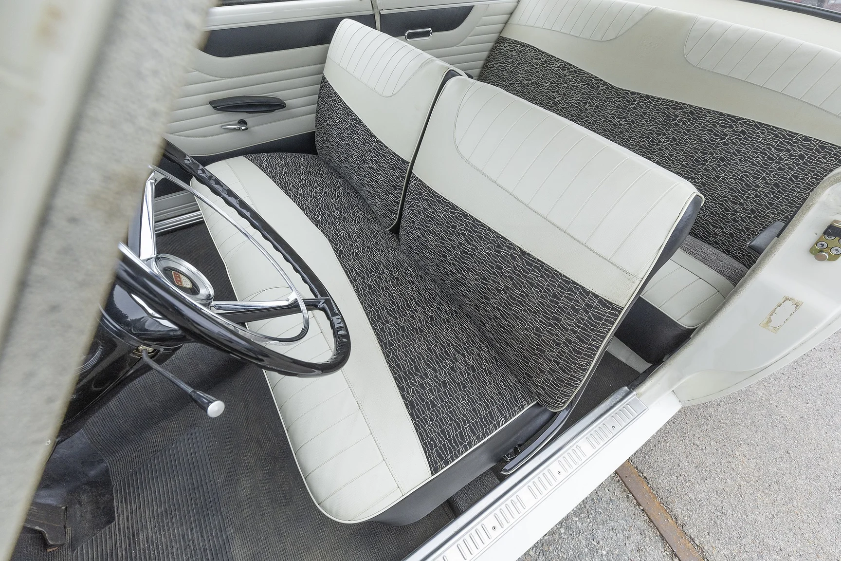 Innenraumfoto von 1964 Ford Taunus 17M RS - NO RESERVE (3)