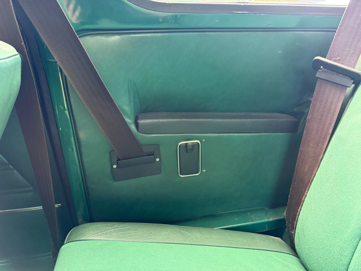 Innenraumfoto von 1975 Saab 95 V4 kombi - 7-sits (33)