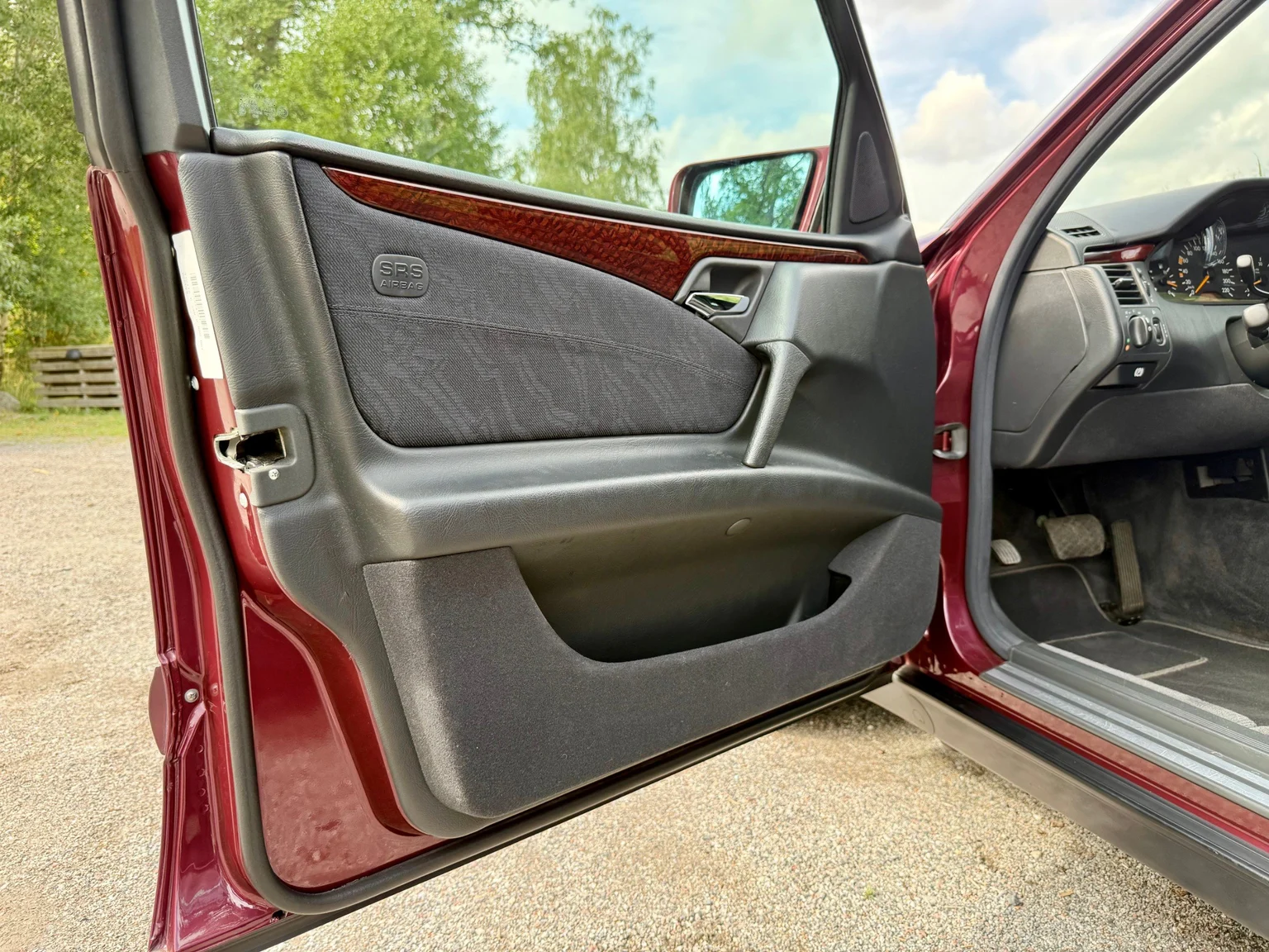 Interiörbild 1997 Mercedes-Benz E 290 TD (3)