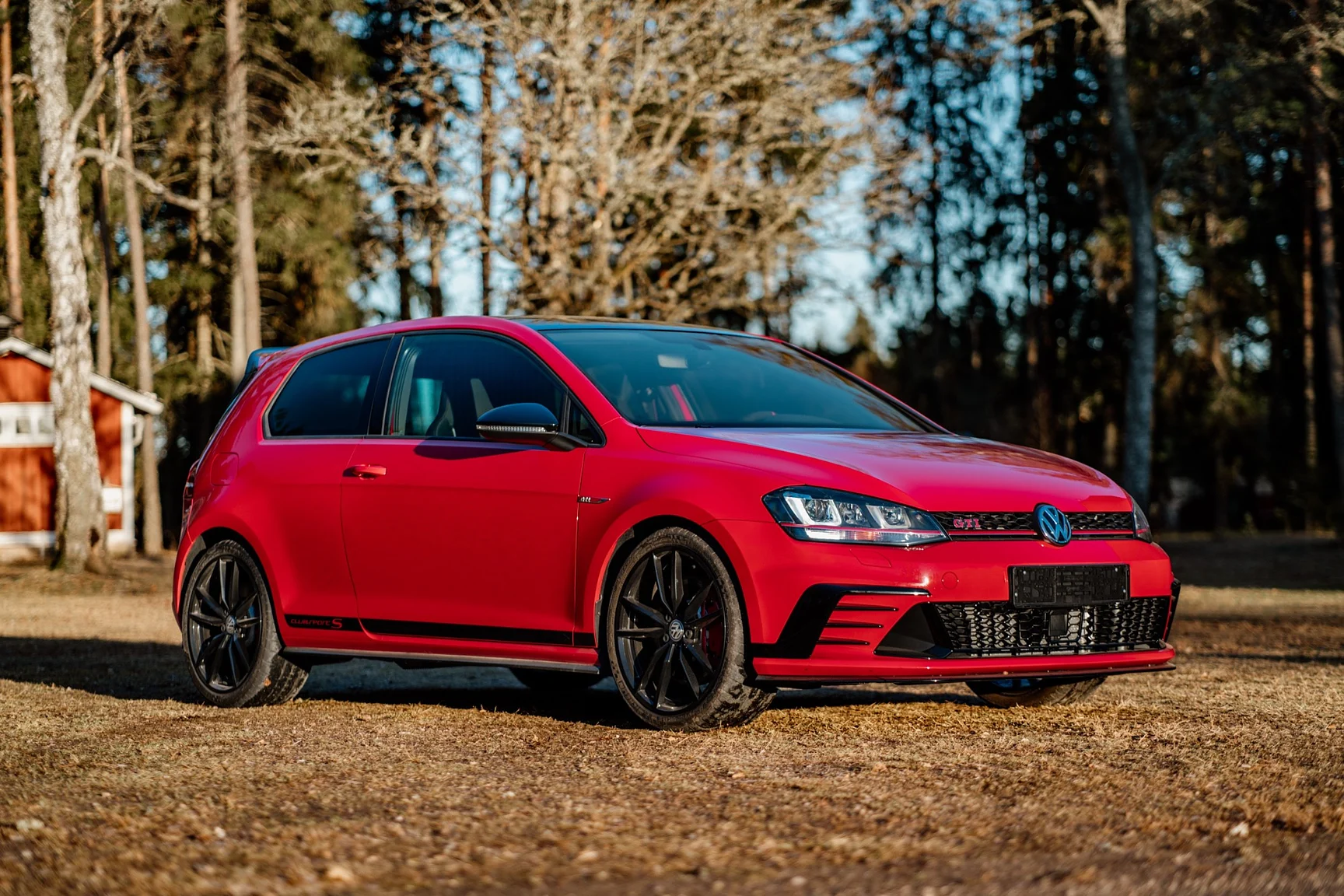 Exterior image of 2016 Volkswagen Golf GTi Clubsport S - no. 291/400 (1)