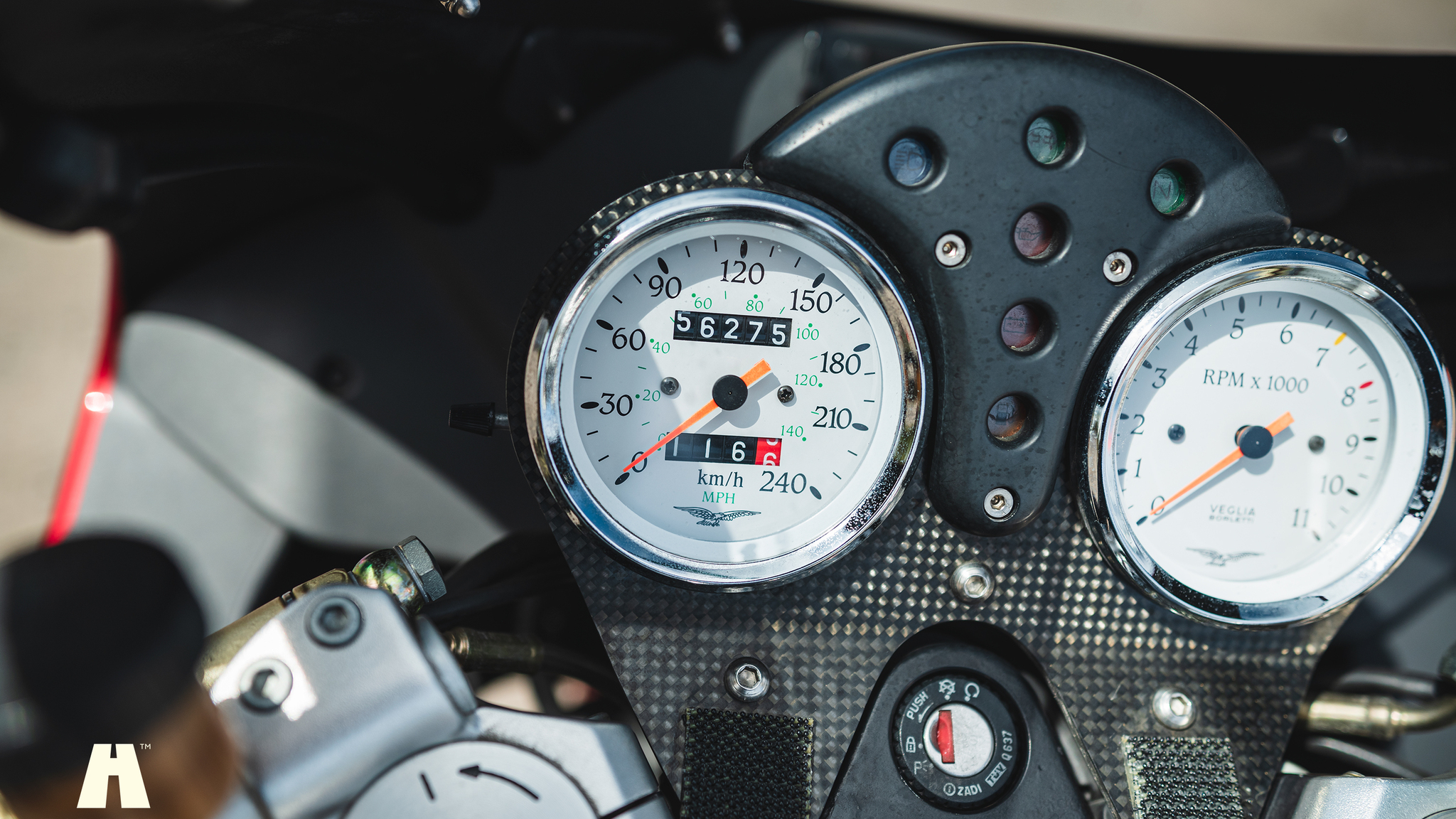 Exterior image of 2002 Moto Guzzi V11 Le Mans (62)