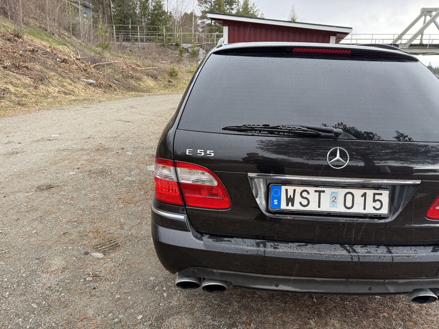 Exterior image of 2005 Mercedes-Benz E 55 T AMG