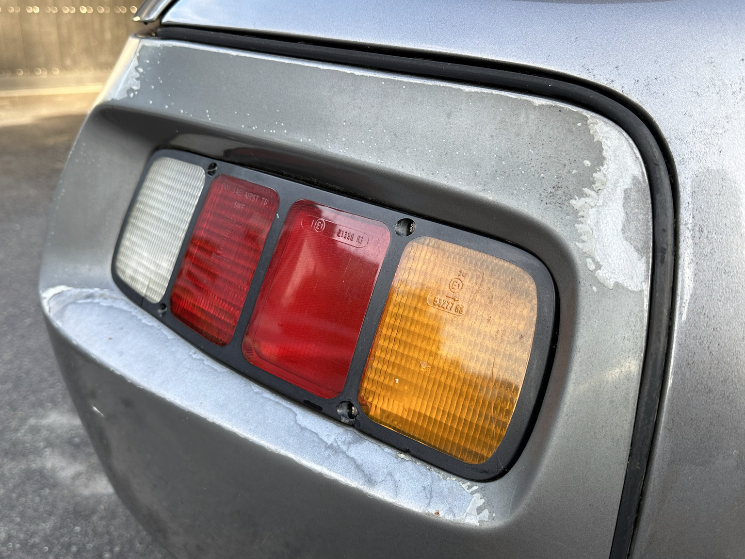 Exterior image of 1985 Porsche 928 (46)