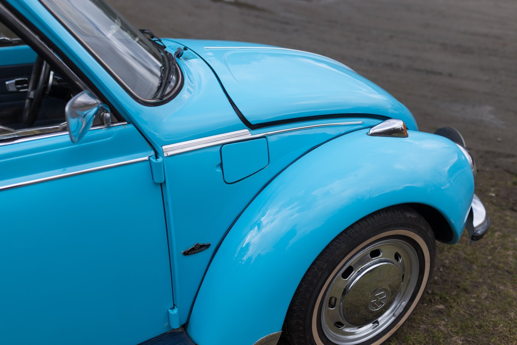 Exterior image of 1974 VW 1303 LS CAB (39)