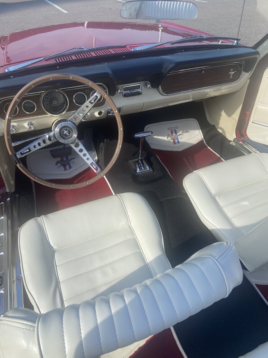 Interiörbild 1966 Ford Mustang Convertible
