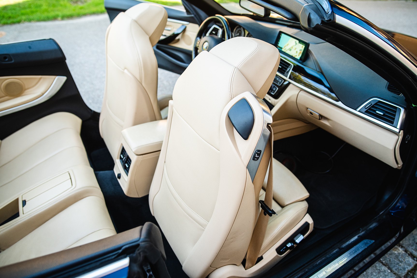 Interior image of 2018 BMW 430i xDrive Convertible