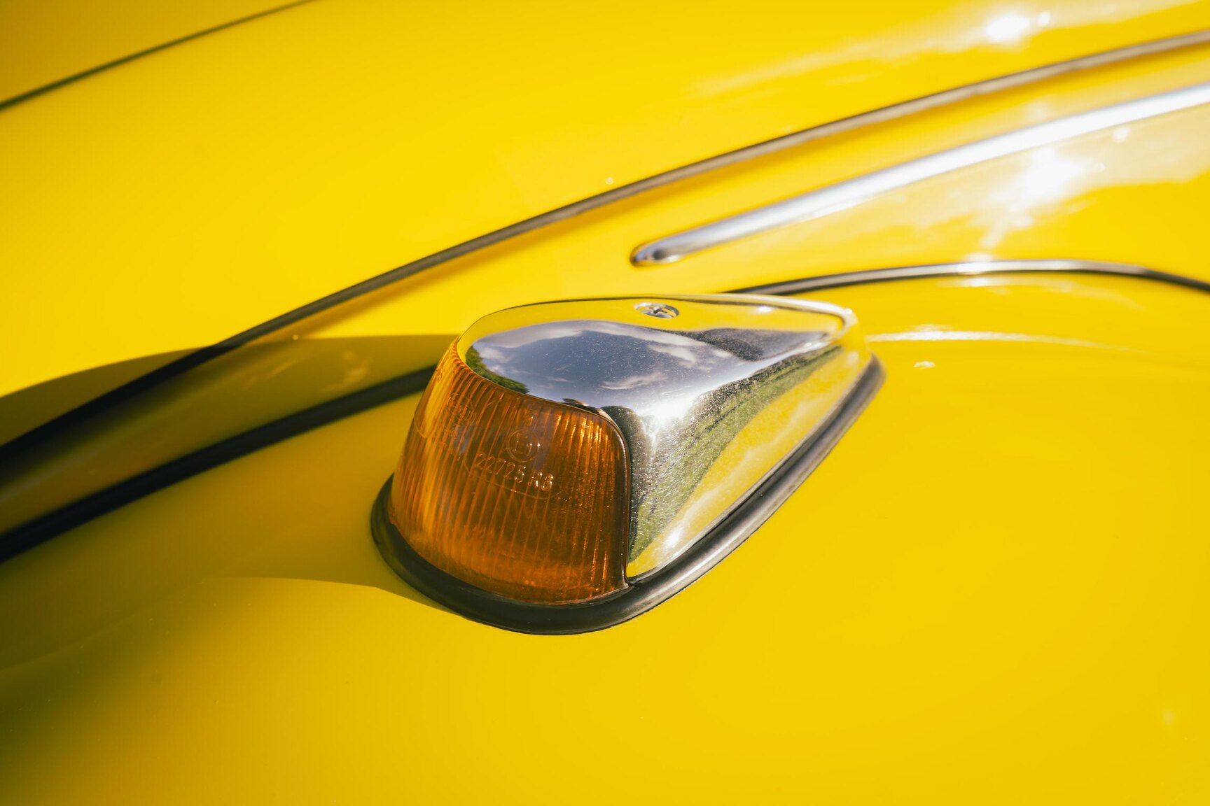 Aussenfoto 1973 Volkswagen Bubbla Karmann 1303 LS (29)