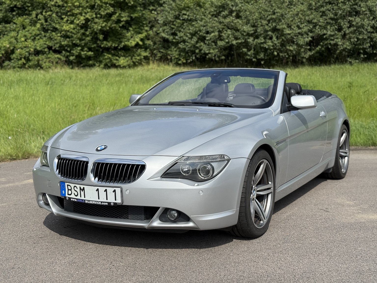 Exterior image of 2004 BMW 645Ci Convertible