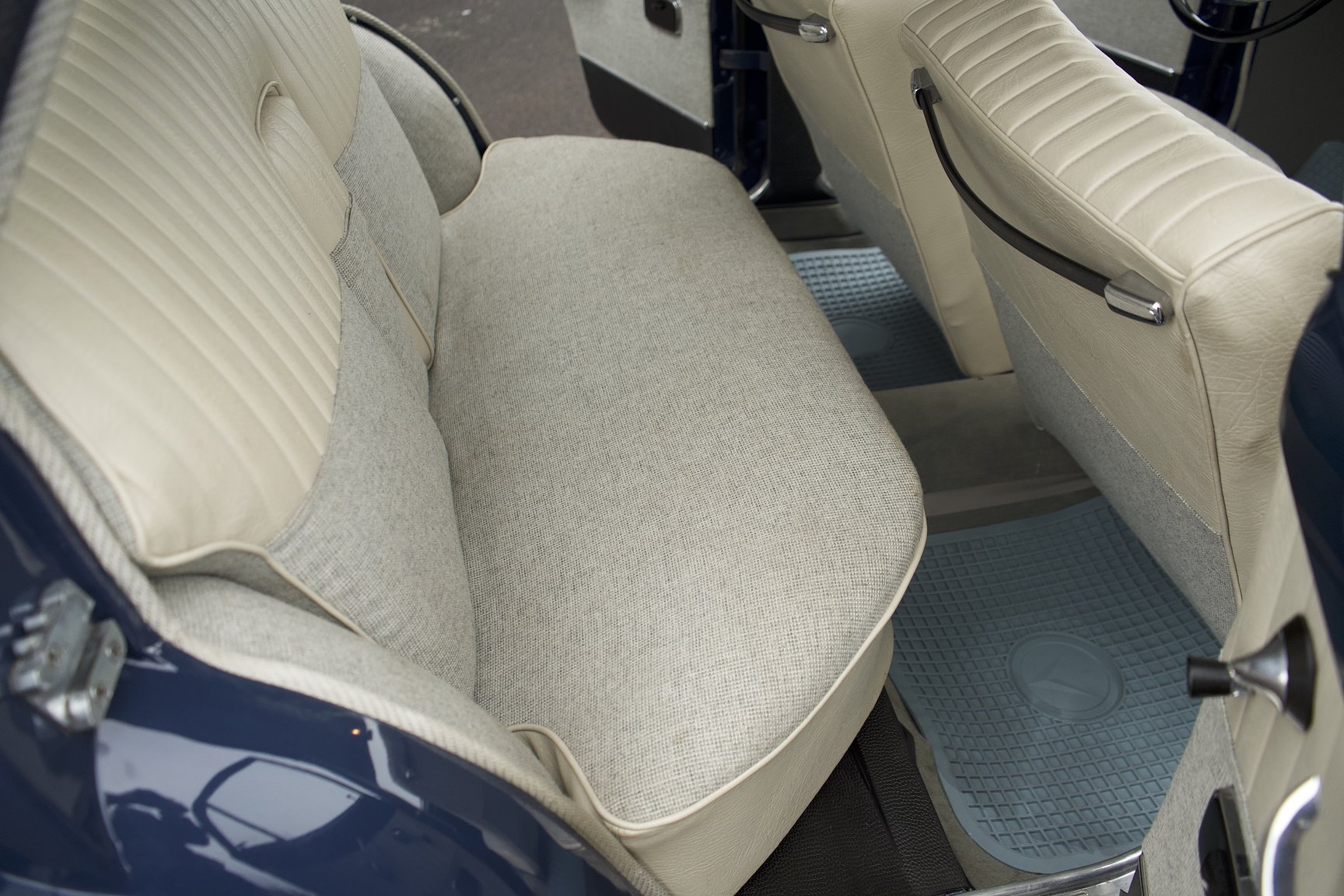 Interior image of 1959 Volvo Amazon