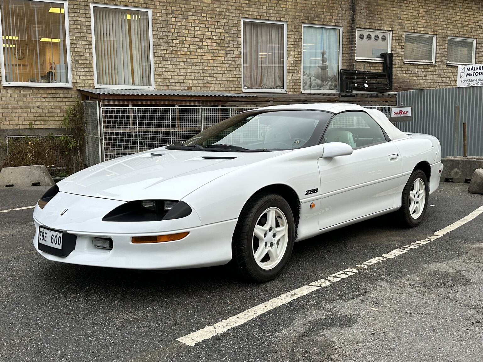 Exteriörbild på 1997 Chevrolet Camaro Z28 30th Anniversary