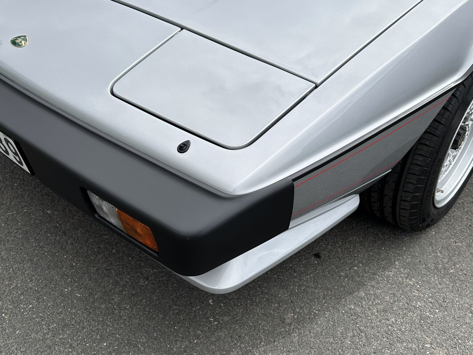 Exteriörbild på 1987 Lotus Esprit S3