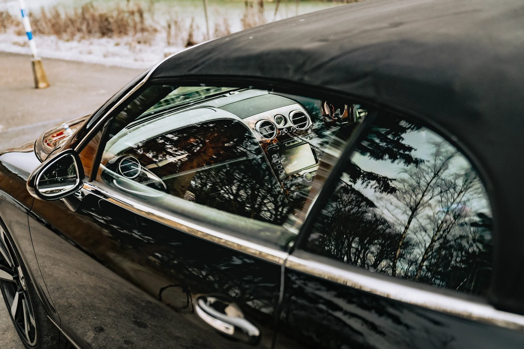 Exterior image of 2007 Bentley Continental GTC (51)