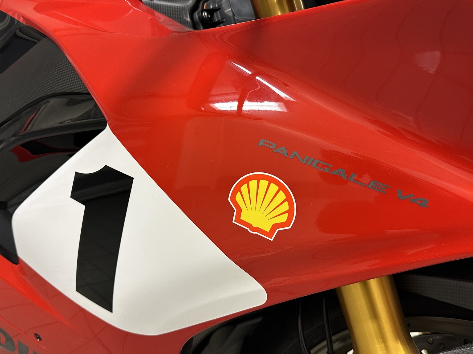 Exterior image of 2020 Ducati Panigale V4 25° Anniversario (19)