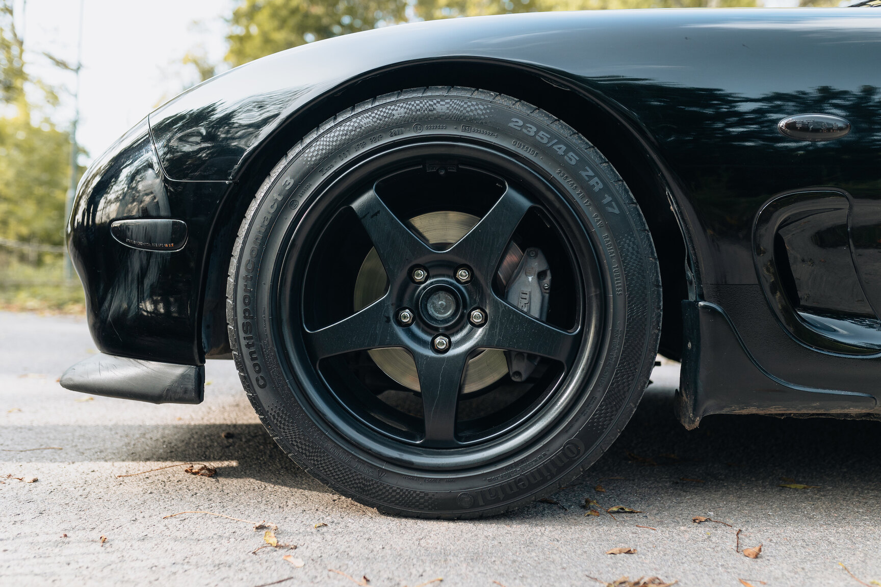 Exterior image of 1994 Mazda RX7 (25)