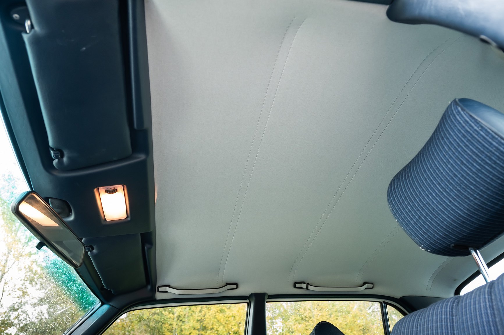 Innenraumfoto von 1985 Mercedes-Benz 200 Automatic