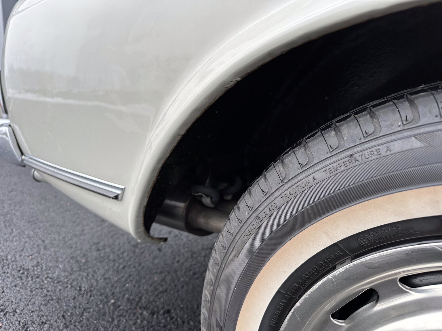 Exteriörbild på 1968 Mercedes Benz SL 280 Pagoda