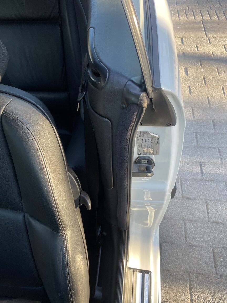 Interior image of 1995 BMW 328 iA Convertible