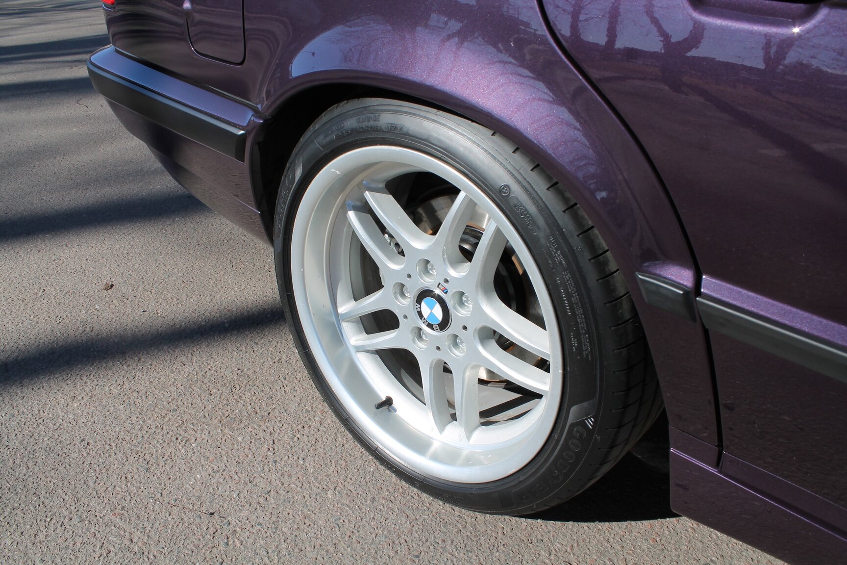 Exteriörbild på 1996 BMW 540i Touring "No Reserve Auction"