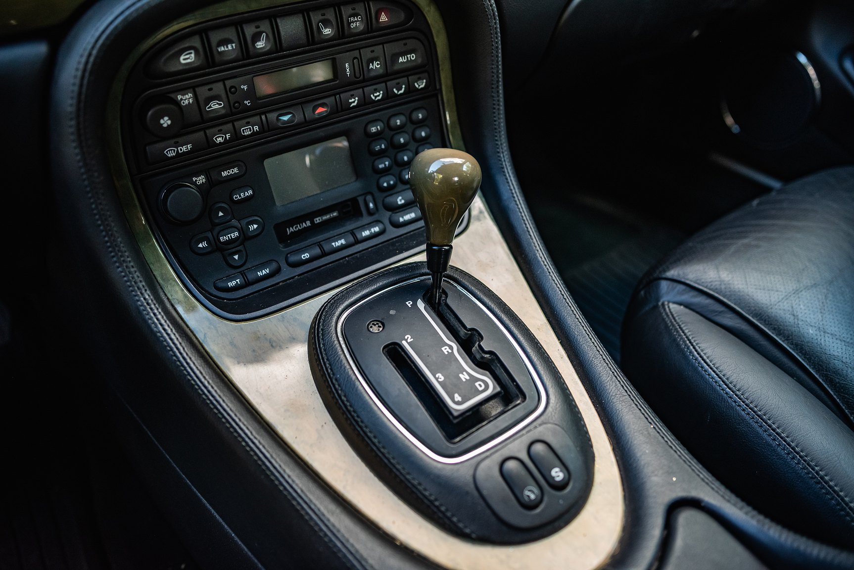 Innenraumfoto von 2001 Jaguar XJR