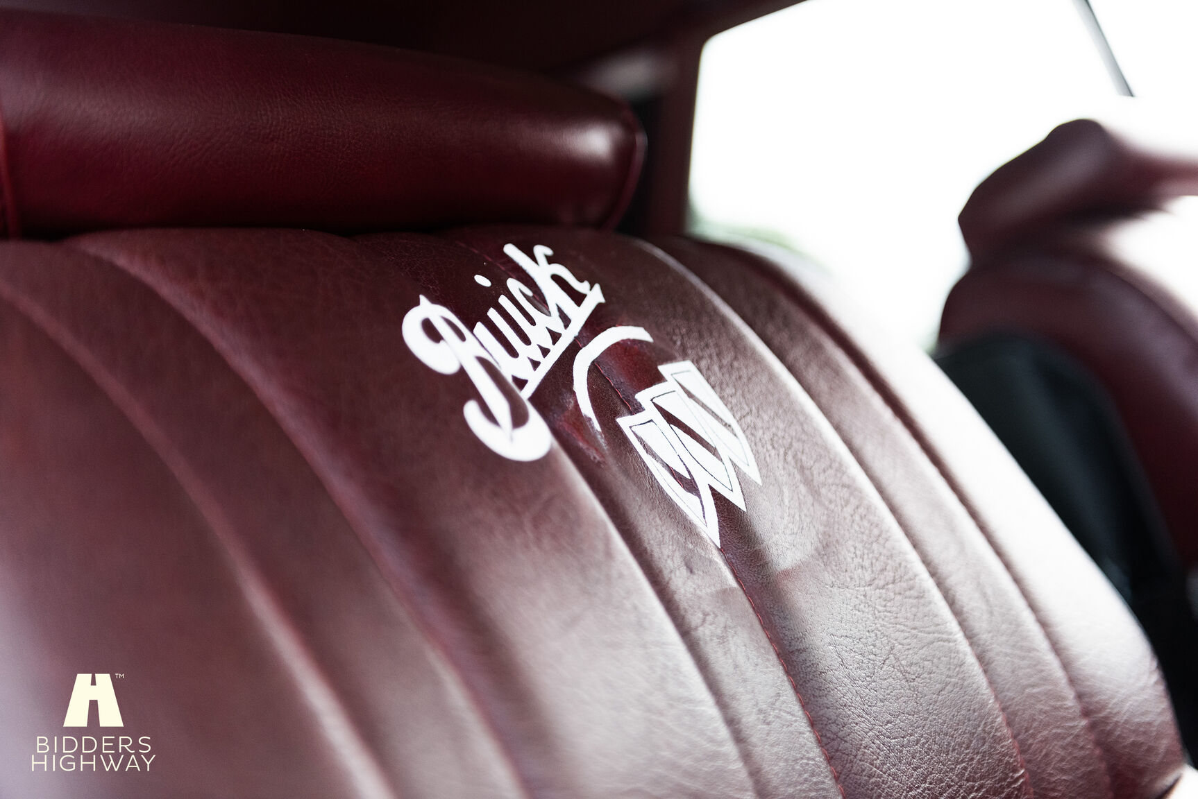 Innenraumfoto von 1973 Buick Electra Custom 2D HT Coupe