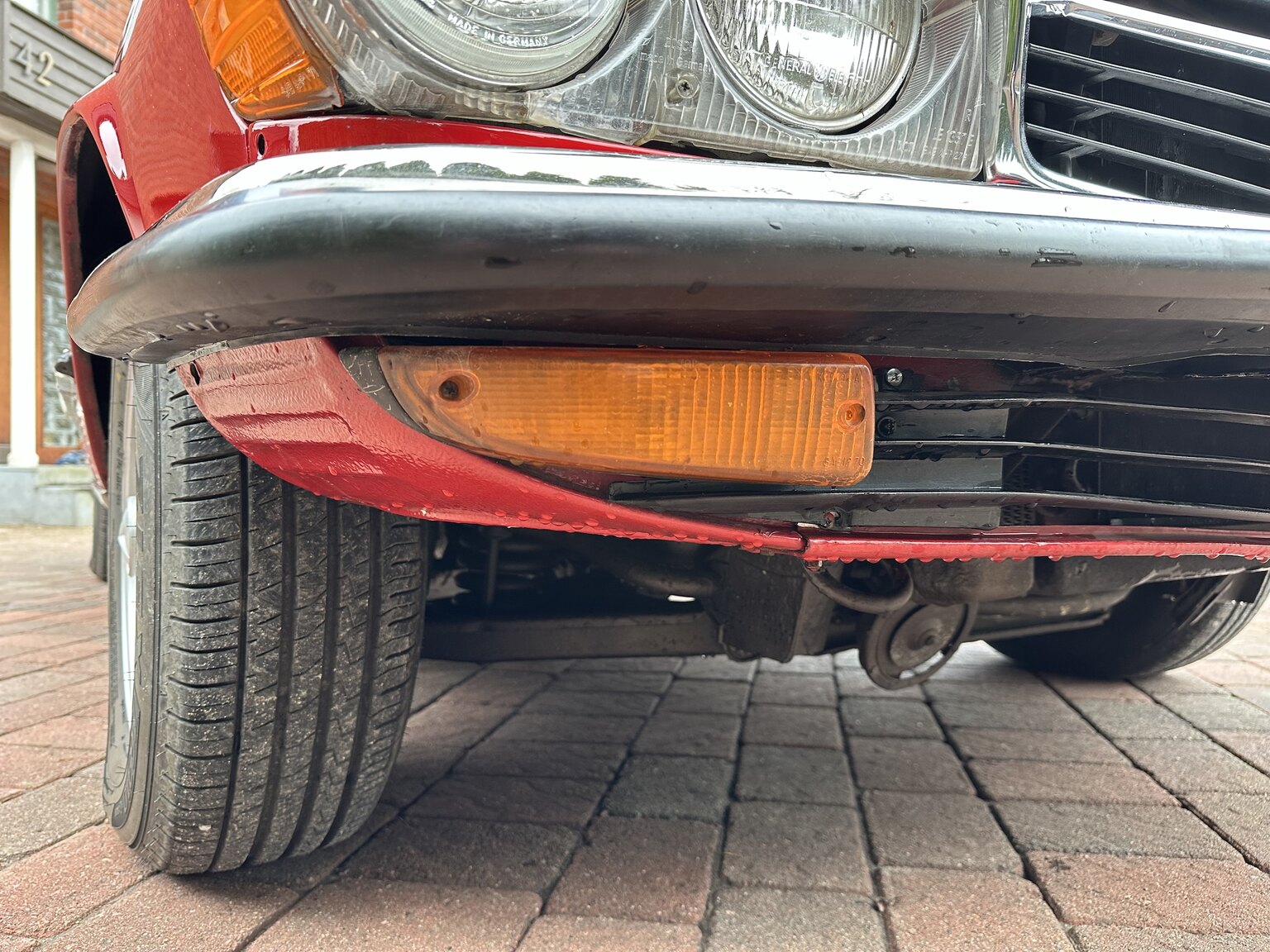 Exterior image of 1973 Mercedes-Benz 450 SL