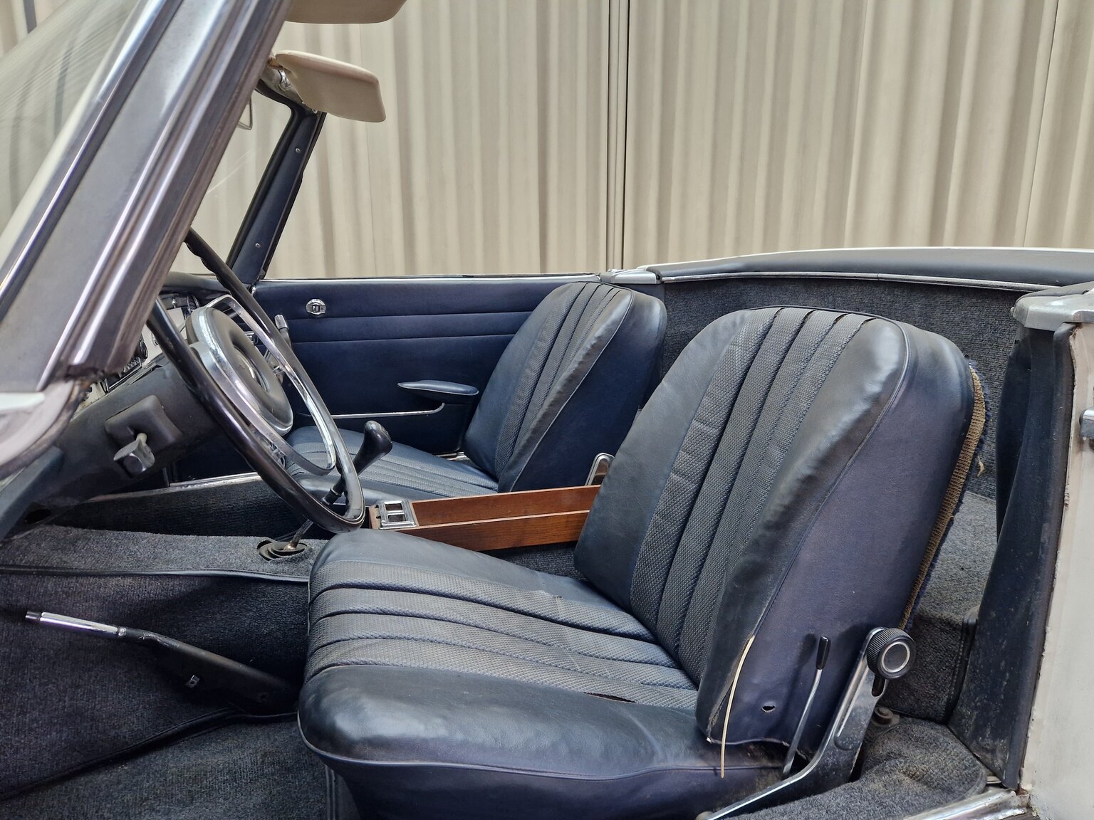 Interiörbild 1964 Mercedes-Benz 230SL Pagoda