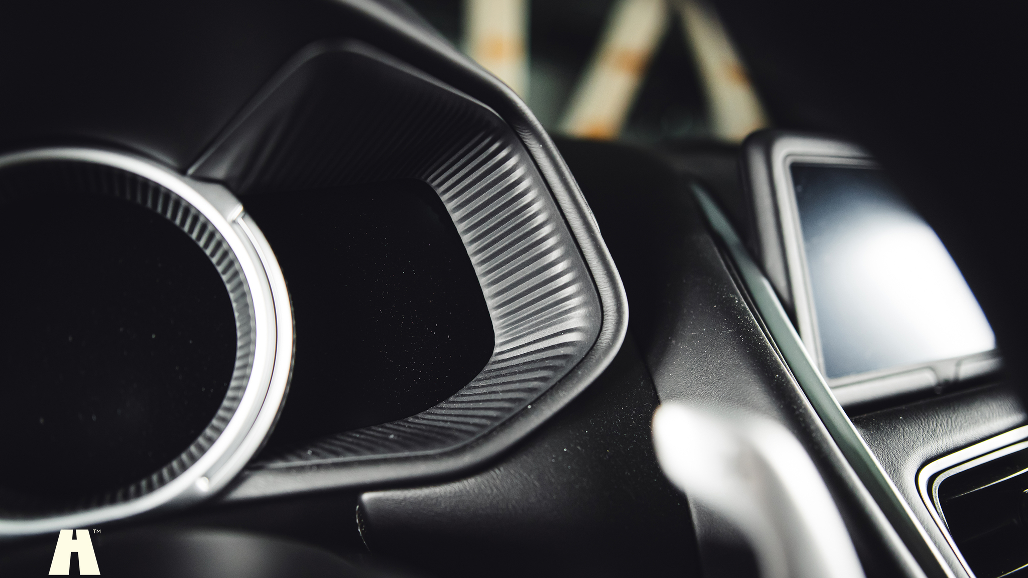 Innenraumfoto von 2019 Aston Martin DB11 AMR (33)