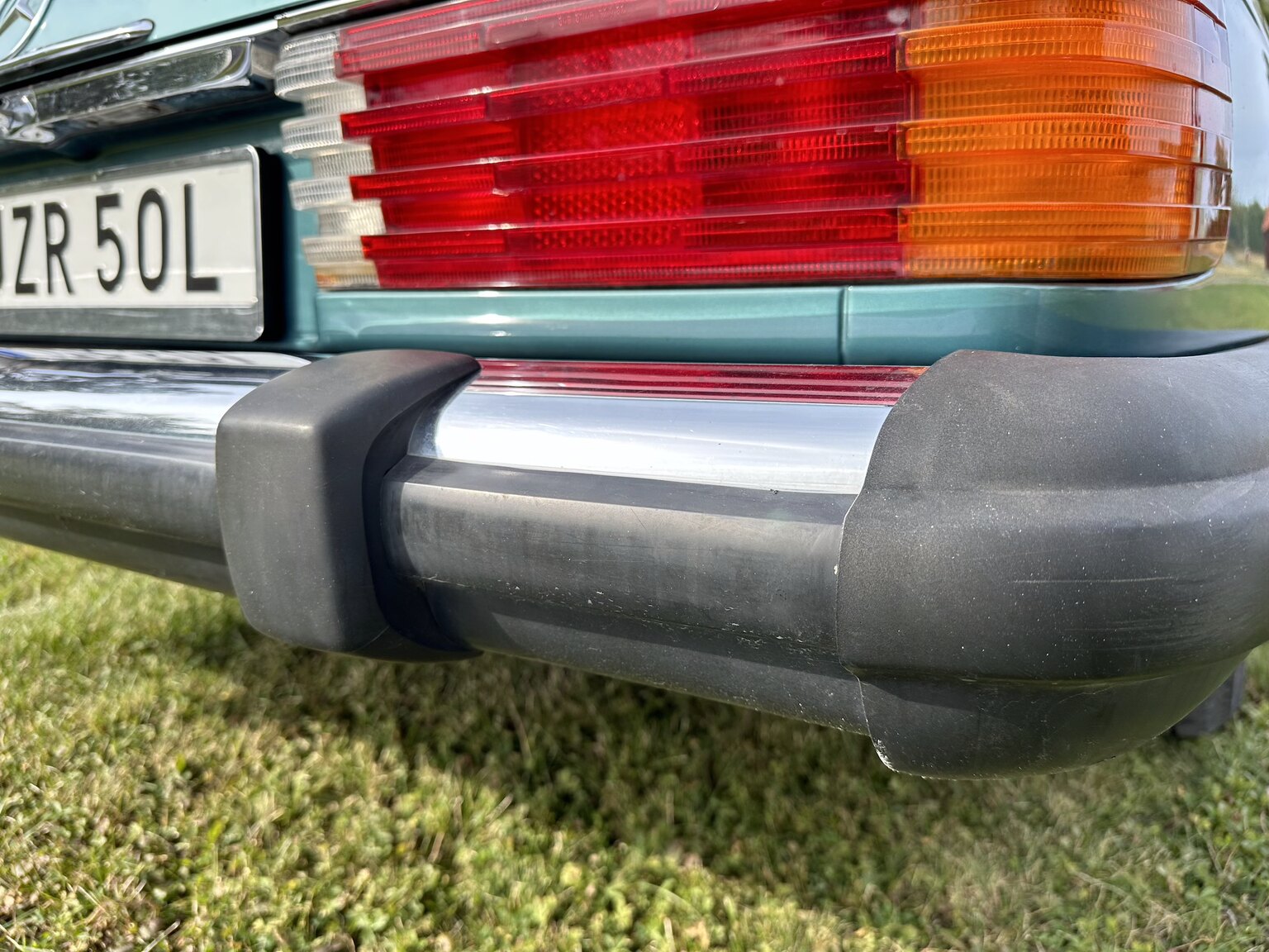 Exteriörbild på 1985 Mercedes-Benz 380 SL