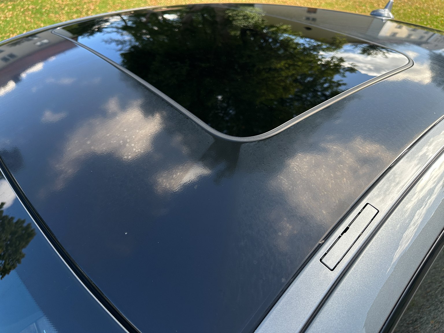 Exterior image of 2011 Mercedes-Benz CLS 500