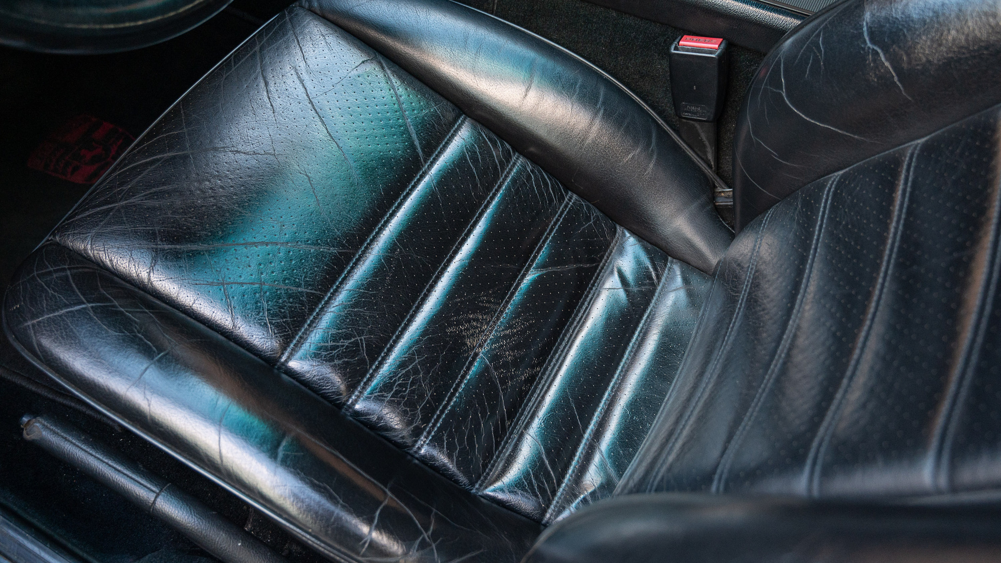 Interior image of 1995 Porsche 968