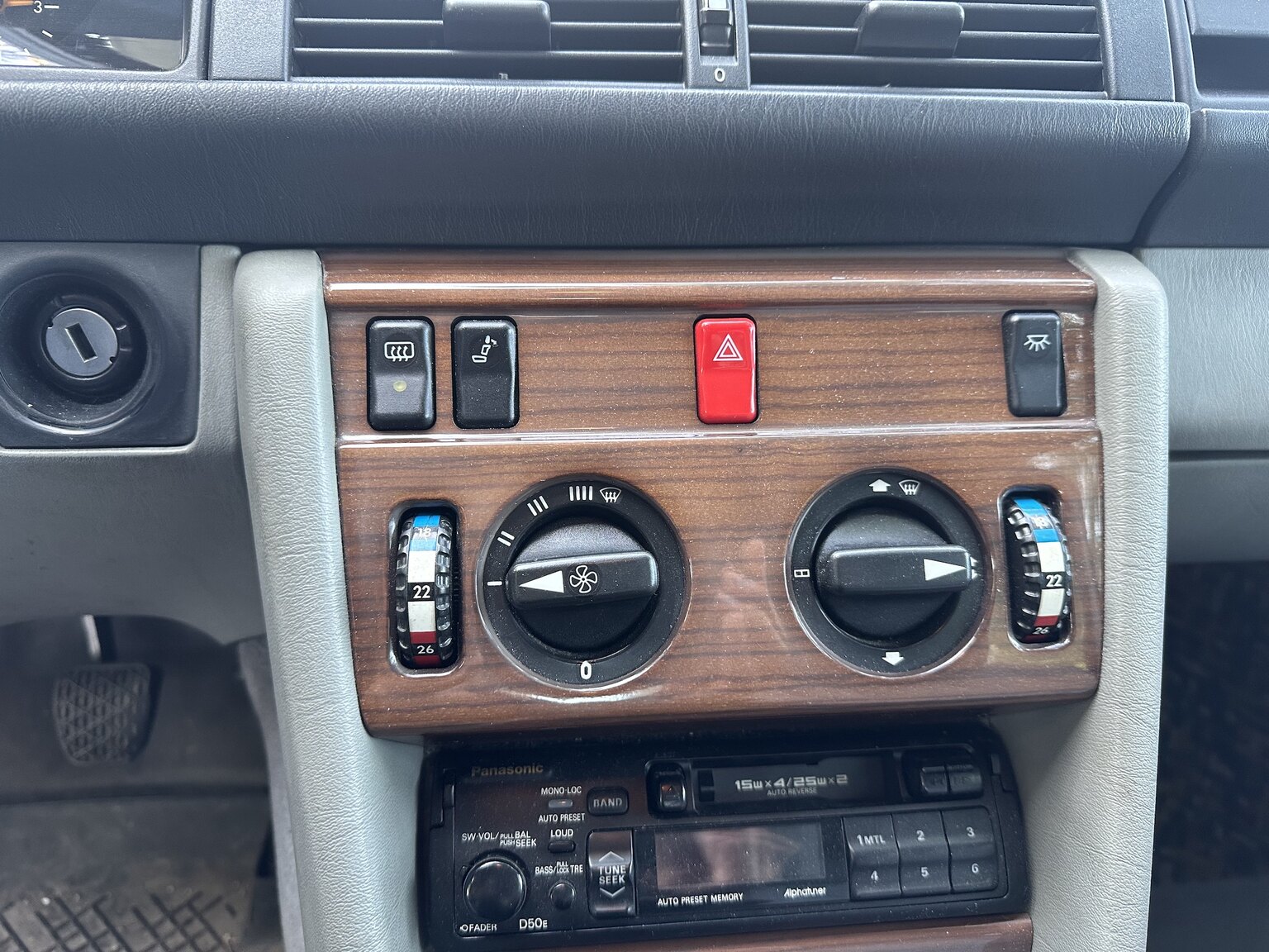 Interiörbild 1989 Mercedes-Benz 230E