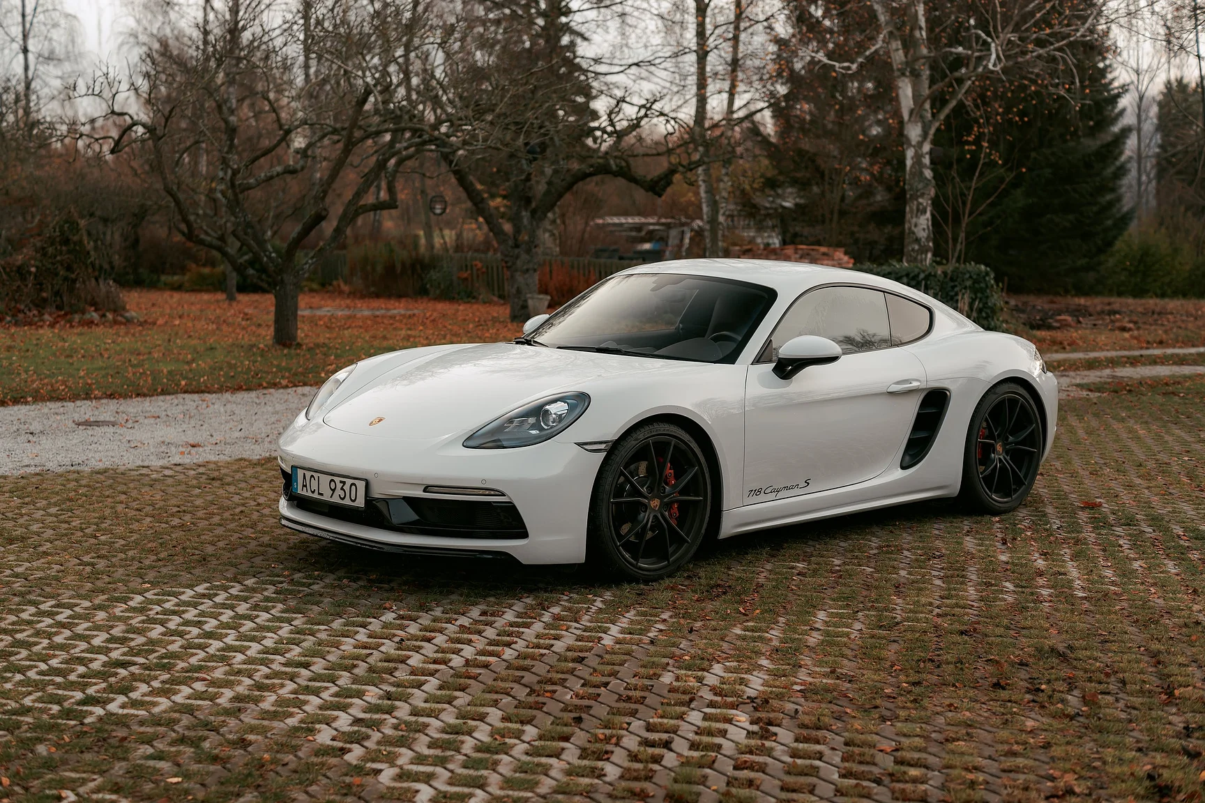 Exteriörbild på 2017 Porsche 718 Cayman S (2)
