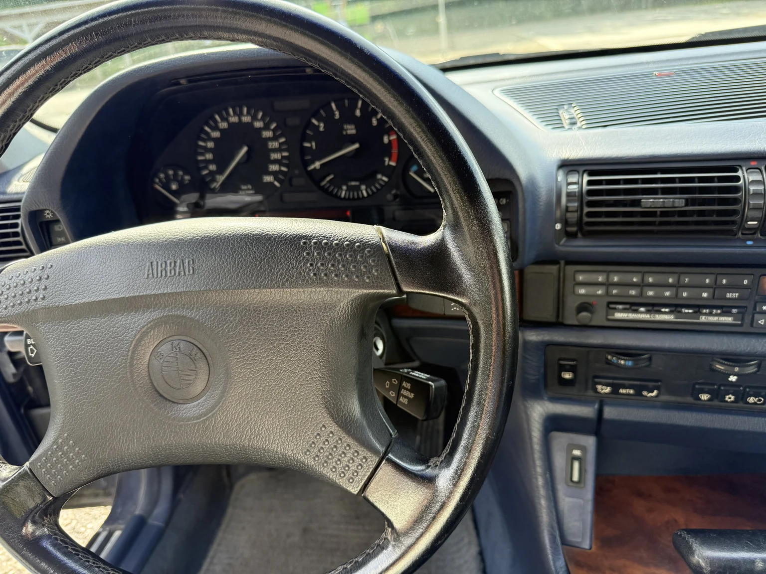 Innenraumfoto von 1990 BMW 750i (28)