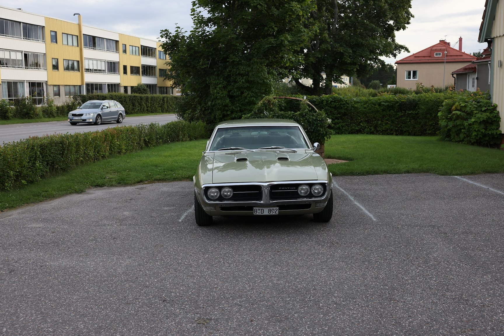 Exterior image of 1968 Pontiac Firebird 400 Ram Air