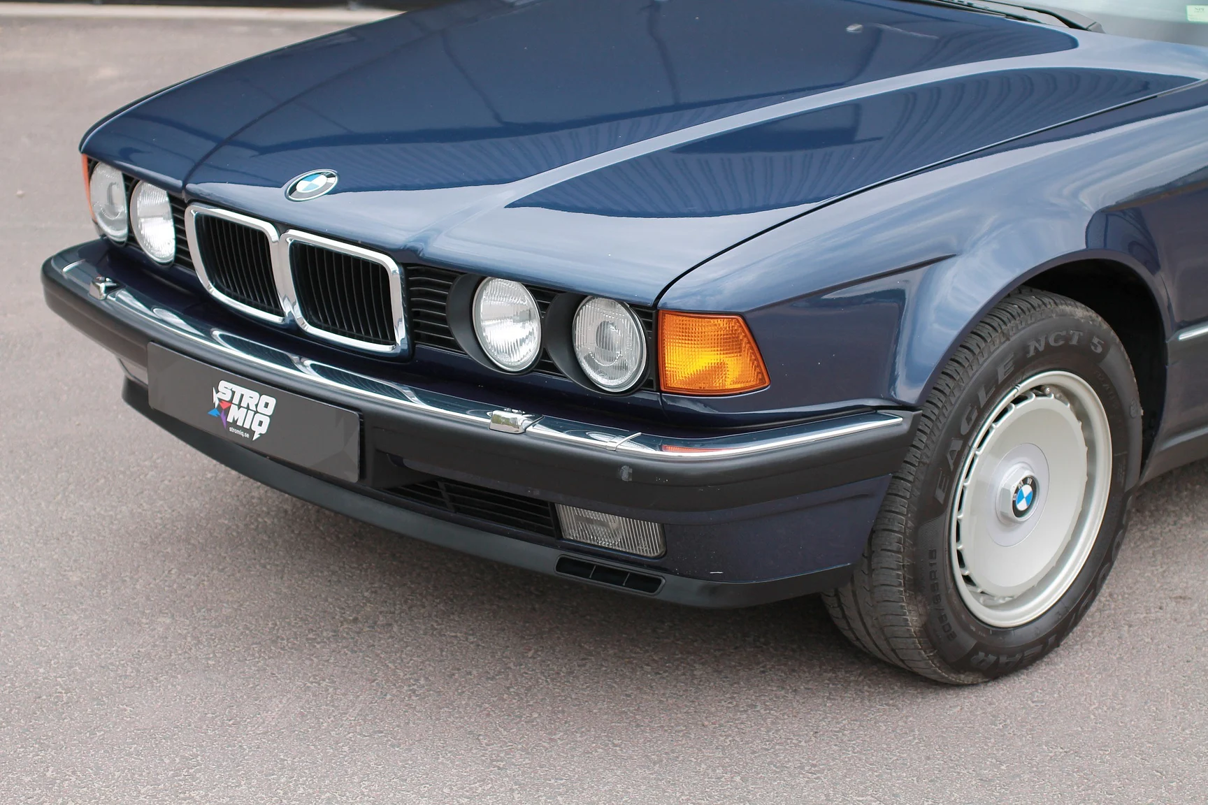 Exteriörbild på 1989 BMW 750iA (131)