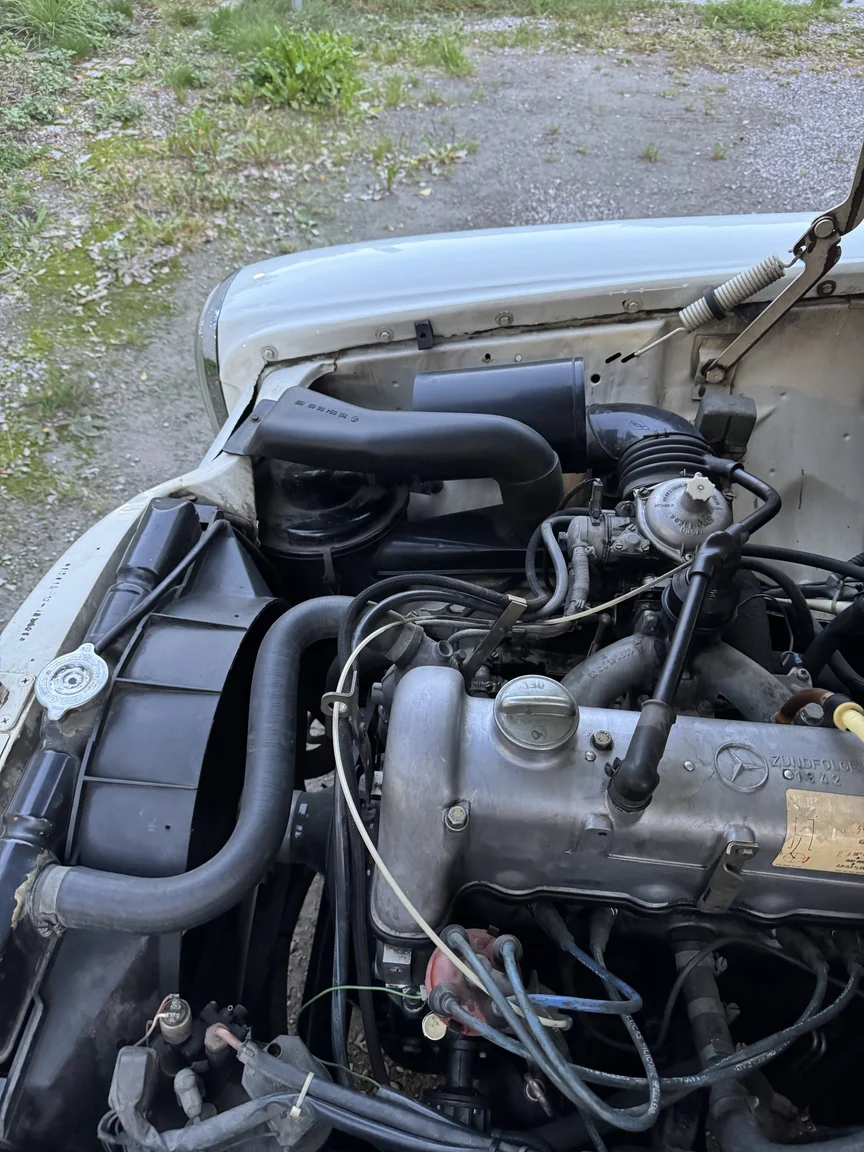 Image of 1972 Mercedes-Benz 200 mechanics (24)