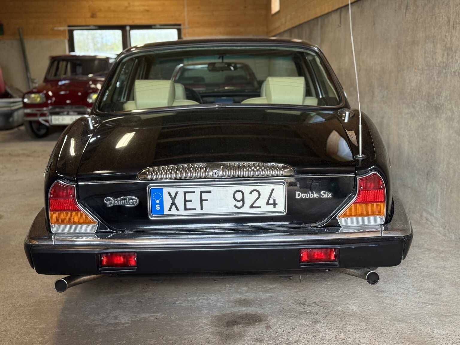 Exterior image of 1990 Jaguar Daimler Double six