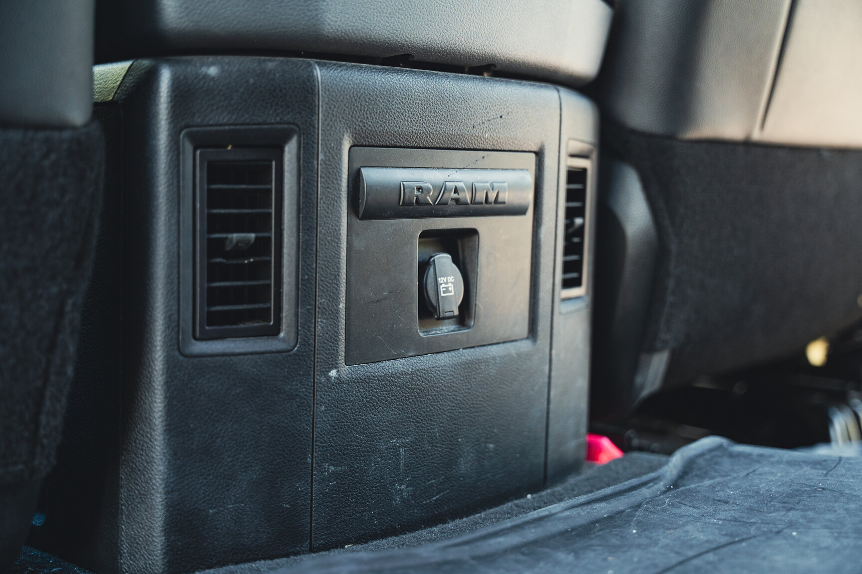 Innenraumfoto von 2017 Dodge Ram 1500 AEV (65)