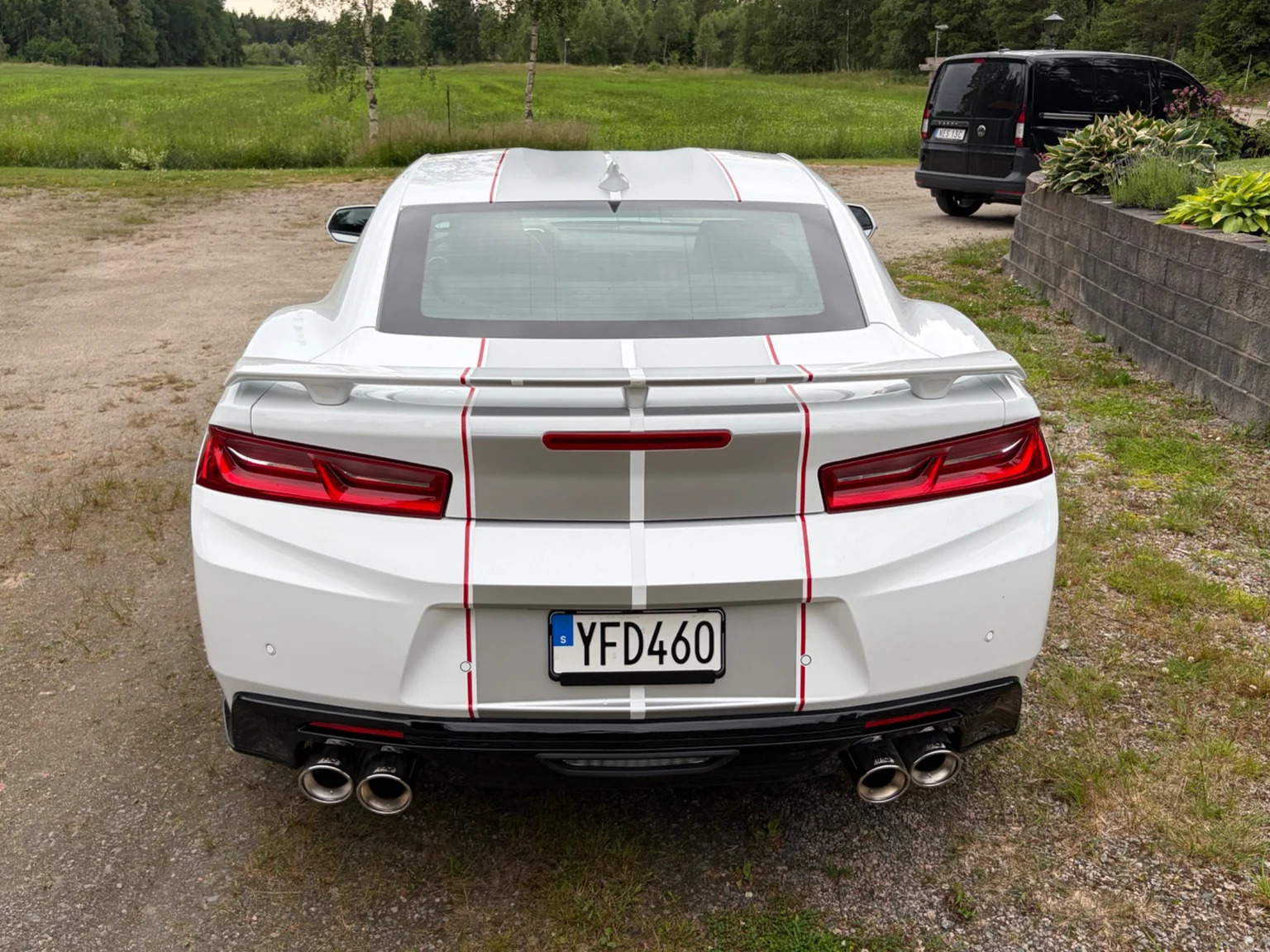 Exteriörbild på 2017 Chevrolet Camaro SS (77)